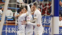 Los jugadores de O Parrulo celebran un gol frente al Manzanares