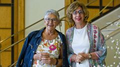 N�lida Zaitegi, a la izquierda, dio una charla en Galicia invitada por FEAE, que preside Susana V�zquez (a la derecha) en la comunidad