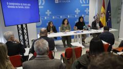 La delegada territorial de la consellería, Begoña Freire; la delegada territorial de la Xunta Belén do Campo; la conselleira de Vivenda e Planificación de Infraestruturas, María Martínez Allegue, y el secretario xeral de Vivenda e Urbanismo, Heriberto García Porto.