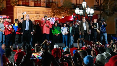 El presidente de Venezuela, Nicolás Maduro, celebra los resultados de las elecciones de gobernadores y diputados
