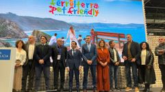 Alcaldes de la comarca tras la presentaci�n en Fitur de la web impulsada por la Mancomunidad.