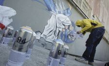 El grafiti que ayer comenz� Fran Garc�a tendr� una longitud de 16 metros y casi dos de alto. 