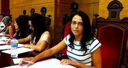 Regina N��ez se estren� el jueves en el pleno de Cambados. 