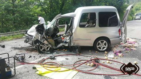 Accidente de tr�fico en Corias
