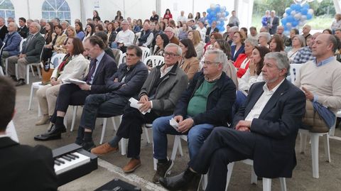 P�blico presente en los actos del cuarenta aniversario del hospital