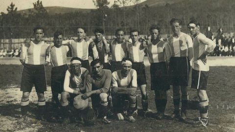 Imagen de la plantilla del Treviense en el 1931 que aparece en los cr�ditos iniciales de la pel�cula  La bola negra 