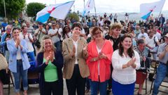 Pont�n, en el centro, con la candidata del BNG por Pontevedra, Carme da Silva, a su izquierda.