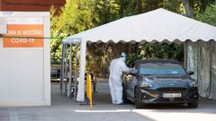 Murcia se encuentra entre las comunidades m�s golpeadas por la segunda ola. En la imagen, una enfermera toma muestras en Jumilla