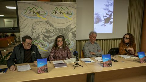 Presentaci�n do libro de Ignacio Castro, �Roxe de Sebes�, no acto mensual de Barbantia