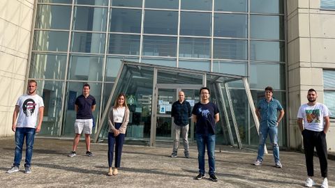 De izquierda a derecha, los investigadores Christian Lanza, Abel Mart�nez, Ana Isabel Fern�ndez-Tresguerres, Javier Mart�n, Jiahua Duan, Pablo Alonso y Gonzalo �lvarez