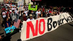 Manifestaci�n contra el muro fronterizo en la ciudad texana de El Paso poco antes del mitin de Trump