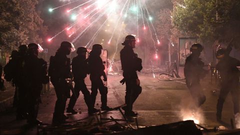 Tercera noche de disturbios en Francia por la muerte de un joven a manos de la polic�a