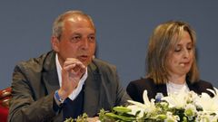 �scar Rodr�guez, en un debate junto a la alcaldesa de Viveiro, Mar�a Loureiro