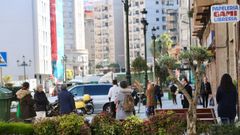 Confinamiento y v�spera de festivo en Vigo: vuelven las colas