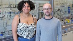 Patricia Ful�as y Javier Montenegro, de los investigadores del CiQUS que participaron en la investigaci�n. El segundo como coordinador