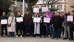 Primera protesta de los trabajadores municipales de O Grove frente al consistorio