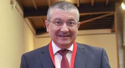 Rafael L�pez es onc�logo.