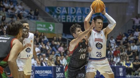 Partido Obradoiro-Cantabria de la primera vuelta en Sar.