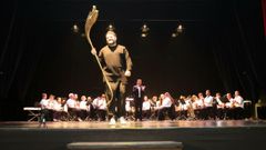 El auditorio Gustavo Freire acogi� la inauguraci�n de la 48� edici�n de la Semana de Cine de Lugo con las actuaciones del polifac�tico m�sico Abraham Cupeiro y de la banda Sons e So�os