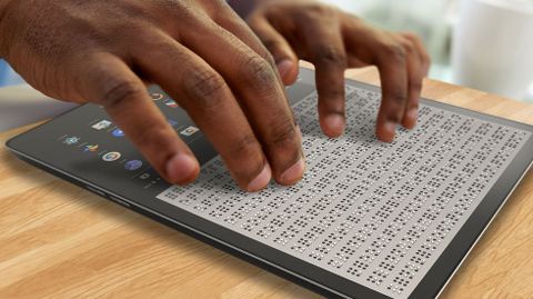 Blitab | Primera tableta en braille. Convierte un documento al sistema de lectura para ciegos. La pantalla utiliza una innovadora tecnolog�a de tinta l�quida para crear un relieve t�ctil.