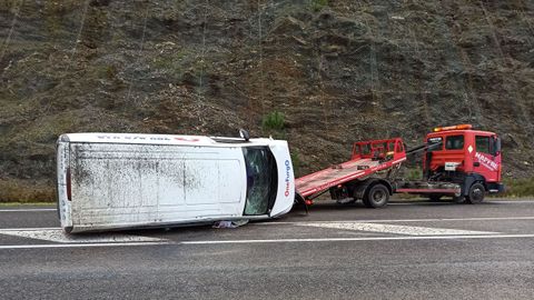 Alba viajaba en una furgoneta de reparto con su novio cuando sufrieron el accidente