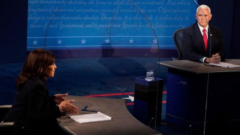Los candidatos a vicepresidente de Estados Unidos, Mike Pence y Kamala Harris, durante su debate