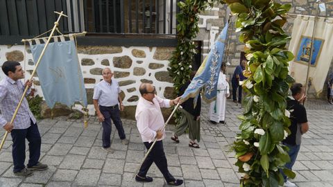 Procesin del Encontro de la Virxe do Cristal en Vilanova dos Infantes.