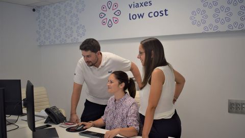 El equipo de Viaxes Low Cost