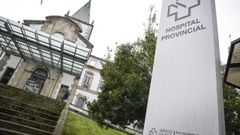 Entrada del Hospital Provincial de Pontevedra, uno de los dos centros del CHOP
