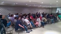 Interinos en la reuni�n de la Asociaci�n Nacional de Interinos y Laborales (Anil), con Manuel Martos en el uso de la palabra 
