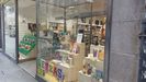 Escaparate de una librera de Ourense, que abrir sus puertas este sbado