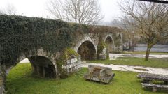 Ponte Ledesma, sobre el r�o Ulla, une Vila de Cruces con Boqueix�n.