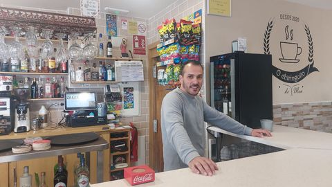 El bar O Chinguito de Mon, reabierto en el 2020 en la aldea de Framil, en Ames