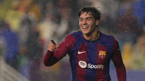 El juvenil Marc Guiu, celebrando un gol con el primer equipo