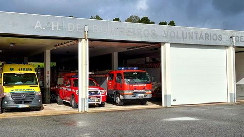 Efectivos de bomberos en un parque de Portugal