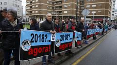 Cadena humana contra Elnosa en la r�a de Pontevedra