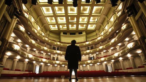 Vista del interior de la sala principal del Teatro Afundacin, obra de Antonio Palacios.