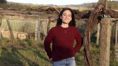 Mar�a Vald�s dirige Adega Chaos, que lleva el nombre del lugar de Ribadulla donde se emplaza la bodega. Esta empresa familiar cuenta actualmente con entre seis y ocho hect�reas de terreno cultivado que est� produciendo vino. �Elaboramos solo con dos hect�reas de vi�as viejas de albari�o y una de tinto�, matiza ella. El a�o pasado embotellaron unas 16.000 litros de albari�o y otros 6.000 de tinto, una cifra que esperan superar este 2026.