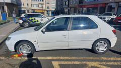 El veh�culo fue inmovilizado con un cepo de la Polic�a Local de Carballo.