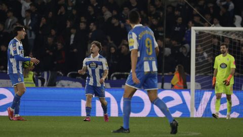 Mulattieri habla con Mario Soriano durante el partido entre el D�por y la Real Sociedad B.