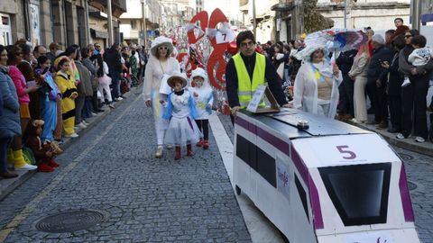 Desfile del s�bado de pi�ata en Celanova