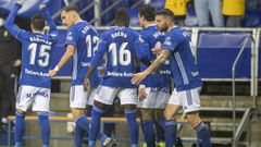 Los jugadores del Oviedo celebran uno de los goles al Alcorcn