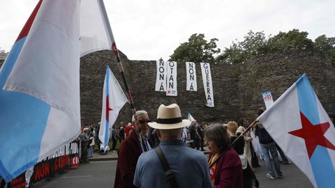 En la manifestaci�n de la CIG en Lugo se portaron mensajes en contra de la guerra de Donald Trump y de la OTAN.