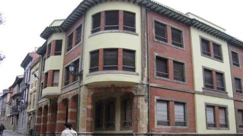Uno de los edificios, en Avil�s