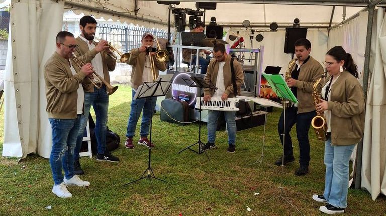 O grupo Bamboleo, durante unha das sas actuacins.