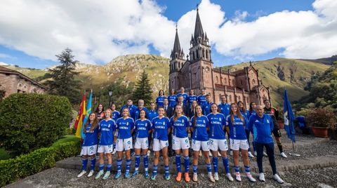 Foto oficial del Real Oviedo 24/25 en Covadonga