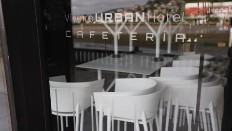 La cafetería del Hotel Urban, uno de los locales de moda en el centro de Viveiro, continuará cerrada, de momento