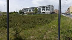 El solar est� a unos metros de la residencia de mayores.