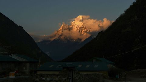 El pico Ama Dablam, en el Himalaya, con una altura de 6.812 metros