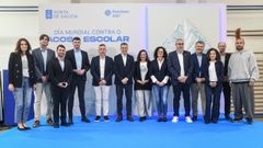 Los alcaldes de seis municipios del �rea de compostela sellaron su compromiso con la Rede de Concellos contra o Acoso Escolar durante un acto institucional celebrado el s�bado en el instituto de Cacheiras (Teo).